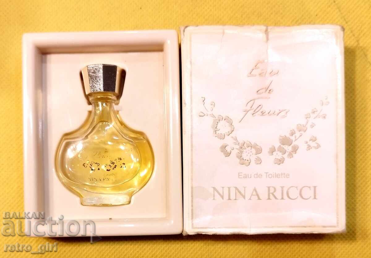 Licitație Parfum vechi "NINA RICCI" Licitație Parfum vechi "NINA RICCI"