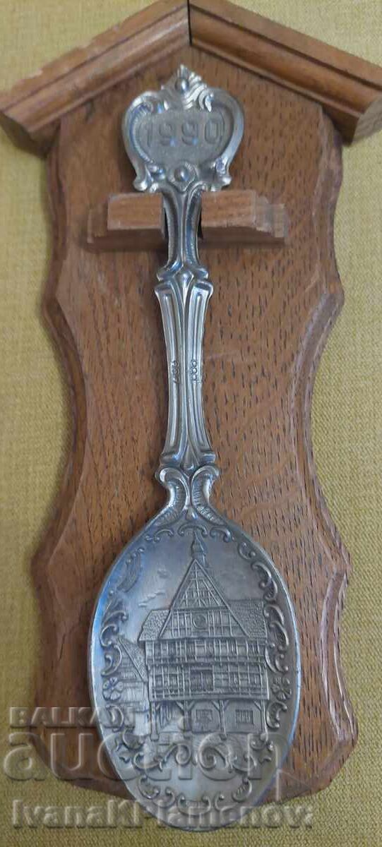 Suvenir pentru cunoscători cu preț 20.00 BGN | € 10.23