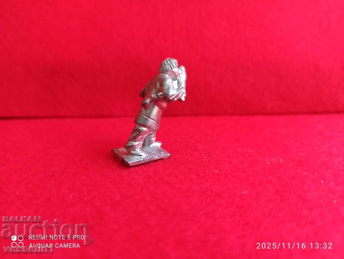 Old lead soldier from the 50s unpainted Kinder detailed with price 12.00 BGN | € 6.14