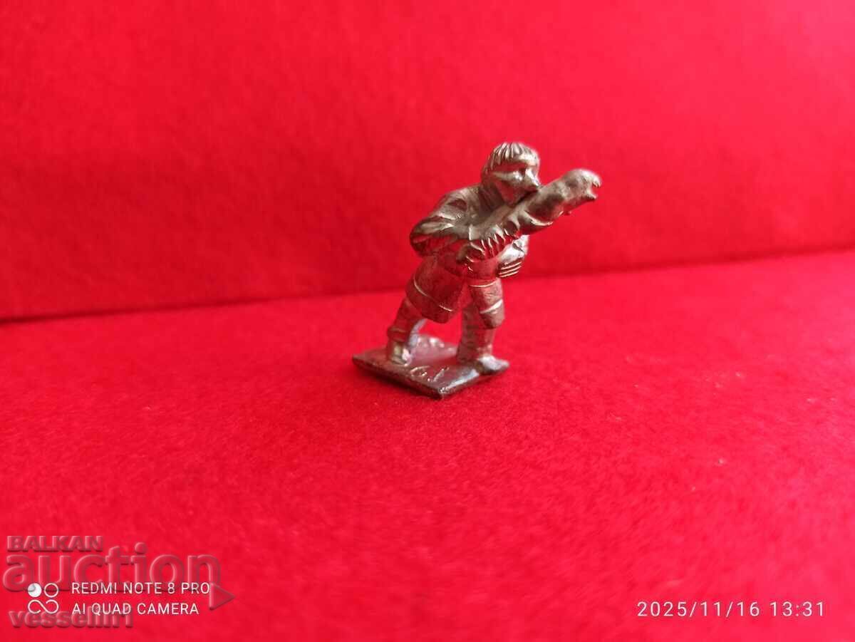 Soldat de plumb vechi din anii '50, necolorat, detaliat Kinder
