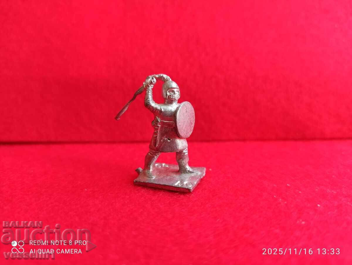 Old lead soldier from the 50s unpainted Kinder detailed