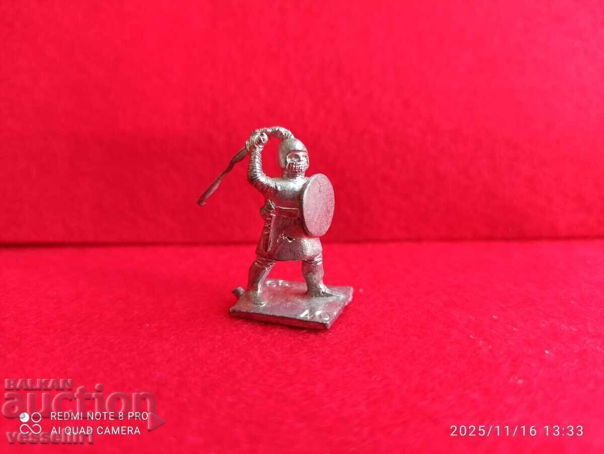 Soldat de plumb vechi din anii '50, necolorat, detaliat Kinder Soldat de plumb vechi din anii '50, necolorat, detaliat Kinder