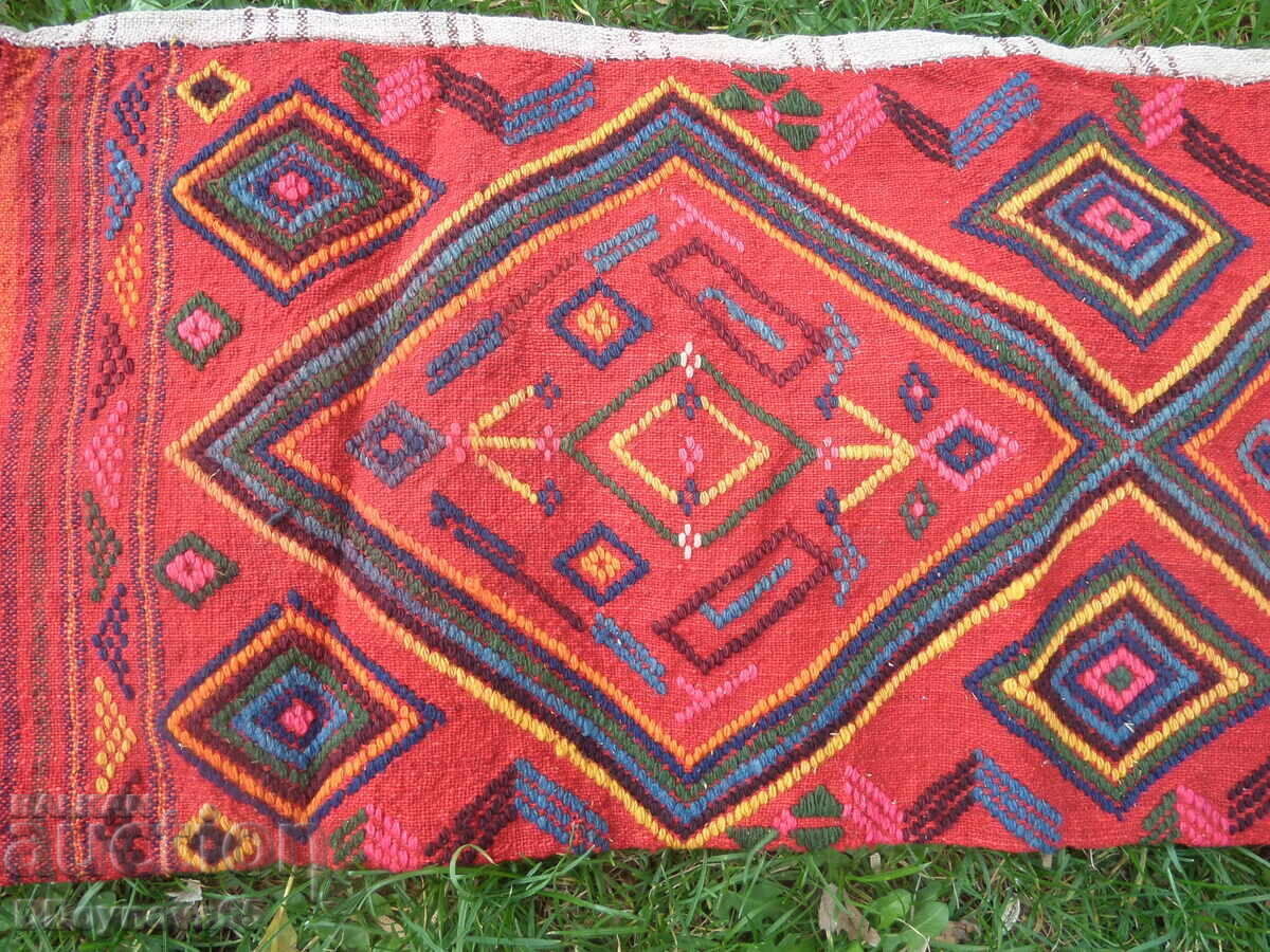 Χειροποίητη, ροδίτικη μάλλινη μαξιλαροθήκη για μιντέρι με τιμή 80.00 BGN | € 40.90