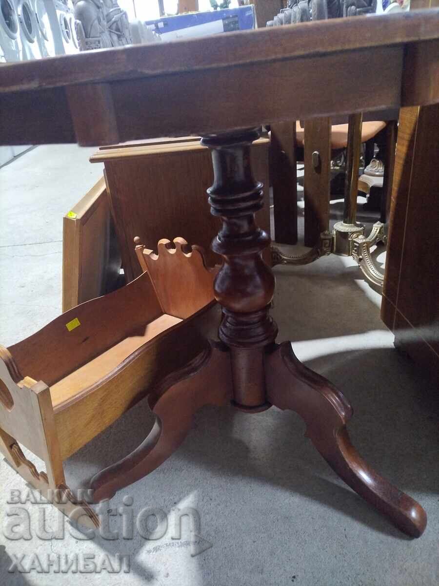 Auction  BEAUTIFUL WOODEN CHESS TABLE