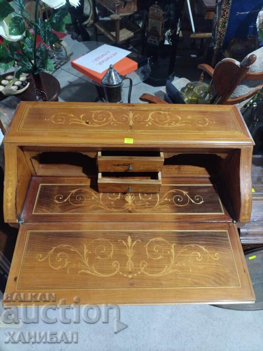 BIROU VECHI FRANCEZ, EXCELENT cu preț 690.00 BGN | € 352.79 BIROU VECHI FRANCEZ, EXCELENT cu preț 690.00 BGN | € 352.79