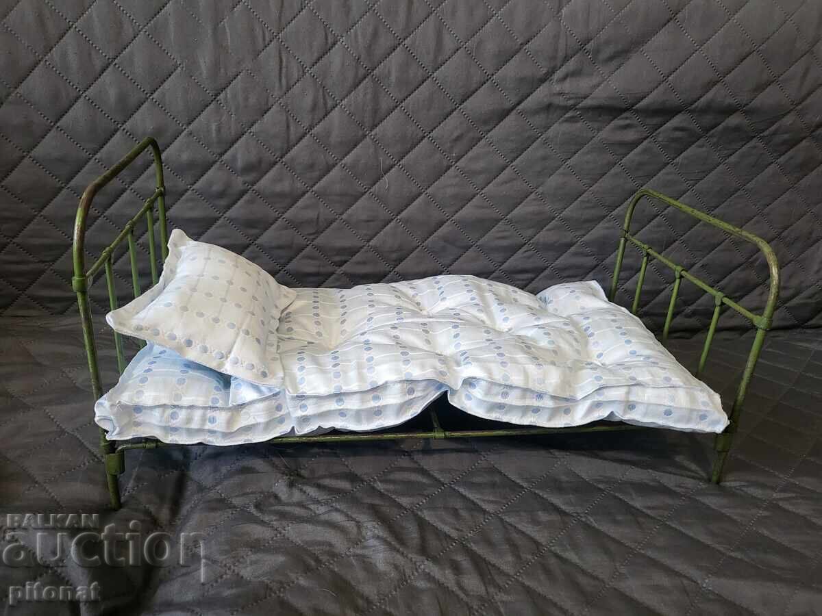 Метално креватче за кукли Царство България