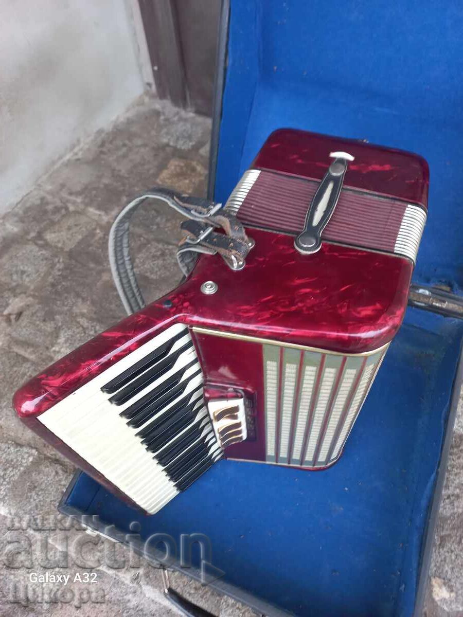 ΑΚΟΡΝΤΕΟΝ WELTMEISTER Weltmeister 48 μπάσα BRILLANTEN με τιμή 400.00 BGN | € 204.52