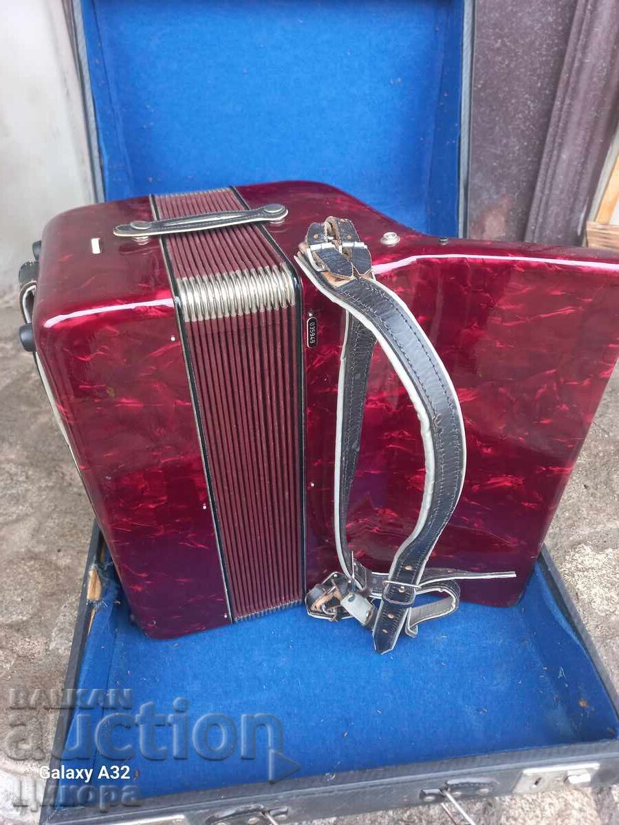 Παράδοση ΑΚΟΡΝΤΕΟΝ WELTMEISTER Weltmeister 48 μπάσα BRILLANTEN