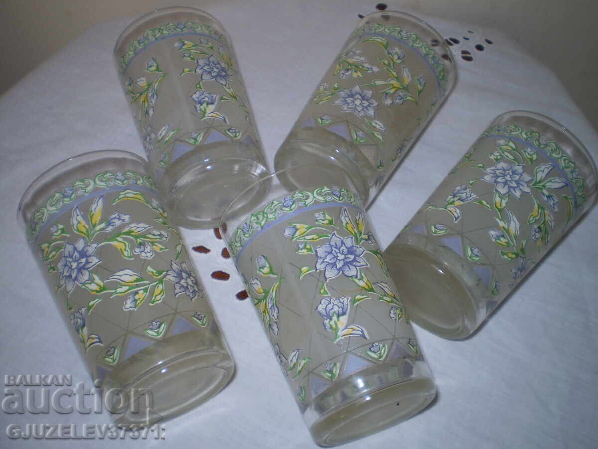 Πέντε παλιά γυάλινα ποτήρια, διάφανο γυαλί, ανάγλυφα μοτίβα με τιμή 119.00 BGN | € 60.84