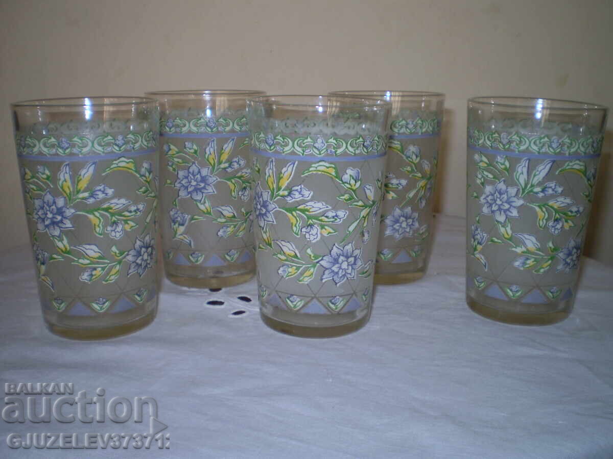 Δημοπρασία Πέντε παλιά γυάλινα ποτήρια, διάφανο γυαλί, ανάγλυφα μοτίβα