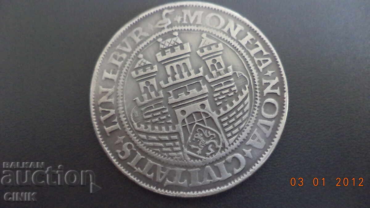 LOENEBURG cu preț € 50.00 | 97.79 BGN