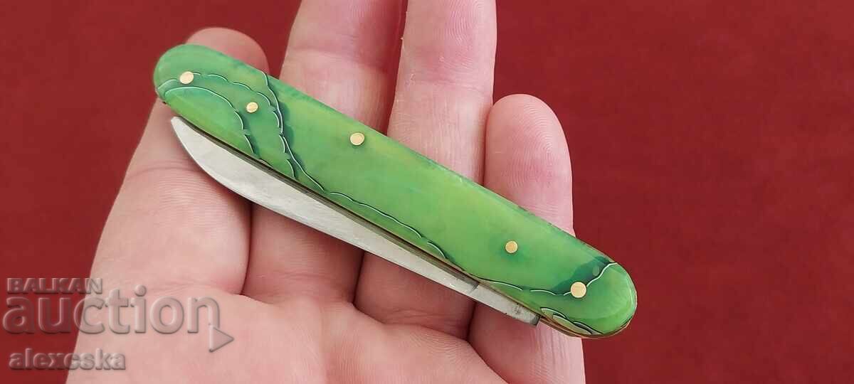 Auction  Thorn pocket knife