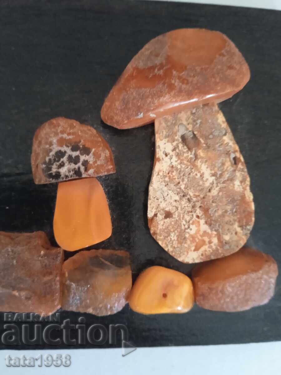 Tablou cu chihlimbar baltic 9,0*10,5 cm cu preț 75.00 BGN | € 38.35 Tablou cu chihlimbar baltic 9,0*10,5 cm cu preț 75.00 BGN | € 38.35