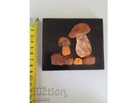 Картина с балтийски кехлибар 9.,0*10,5 см