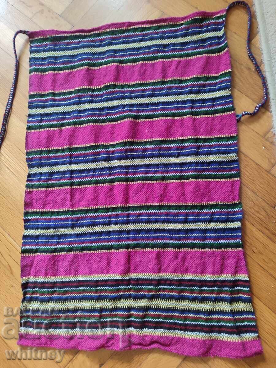 Μια παλιά ποδιά με τιμή 9.99 BGN | € 5.11