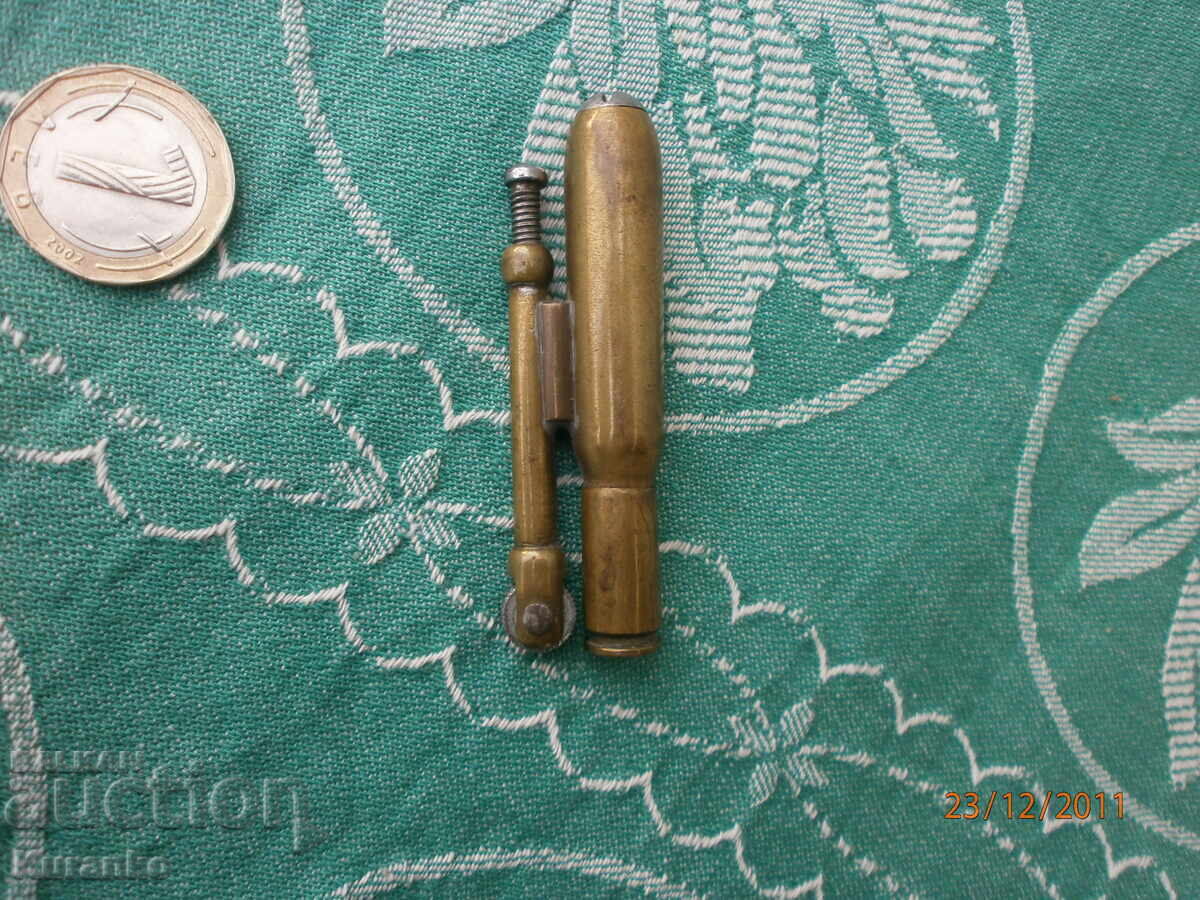 Auction Authentic military lighter, excellent condition Auction Authentic military lighter, excellent condition