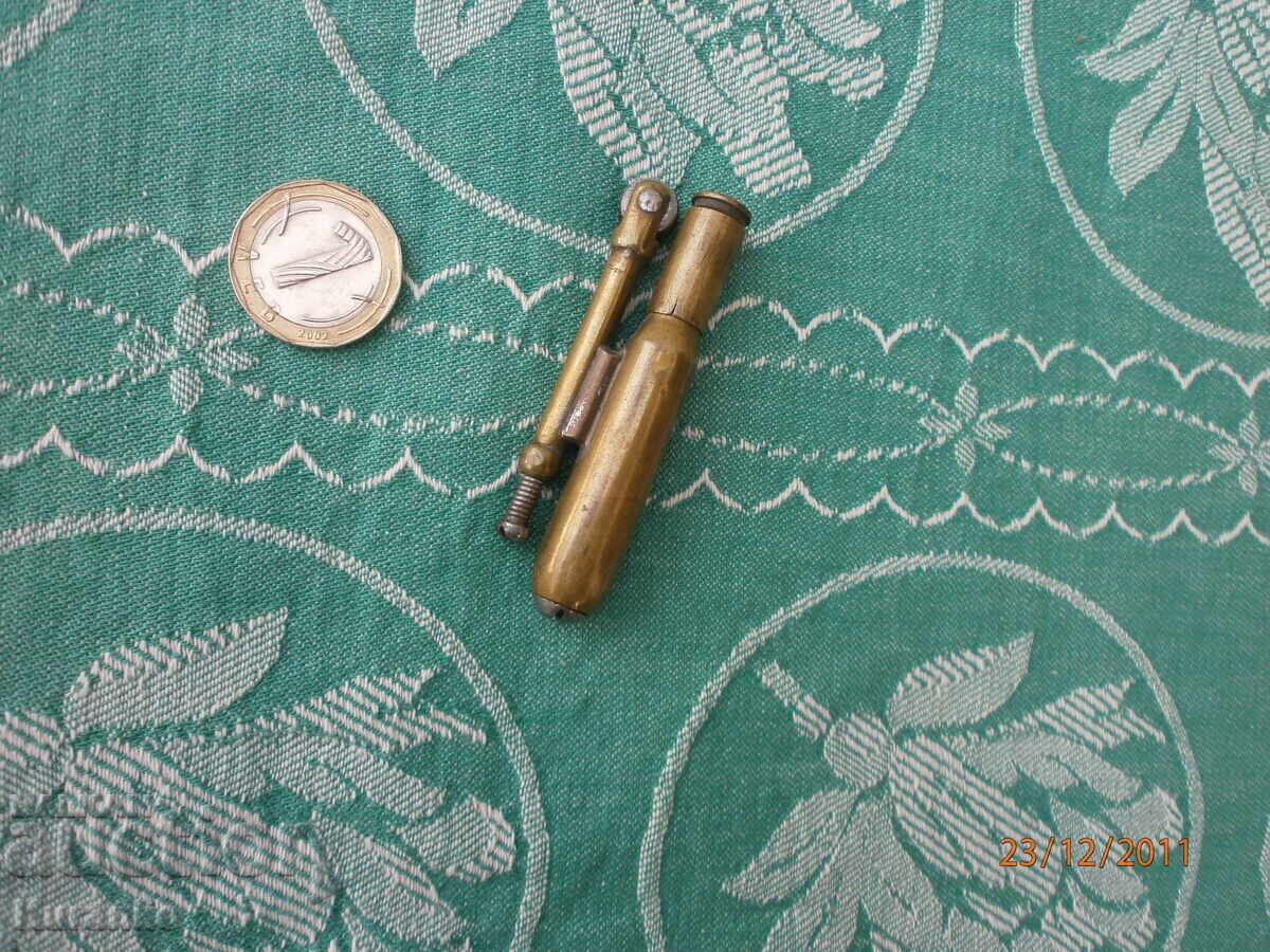 Authentic military lighter, excellent condition Authentic military lighter, excellent condition