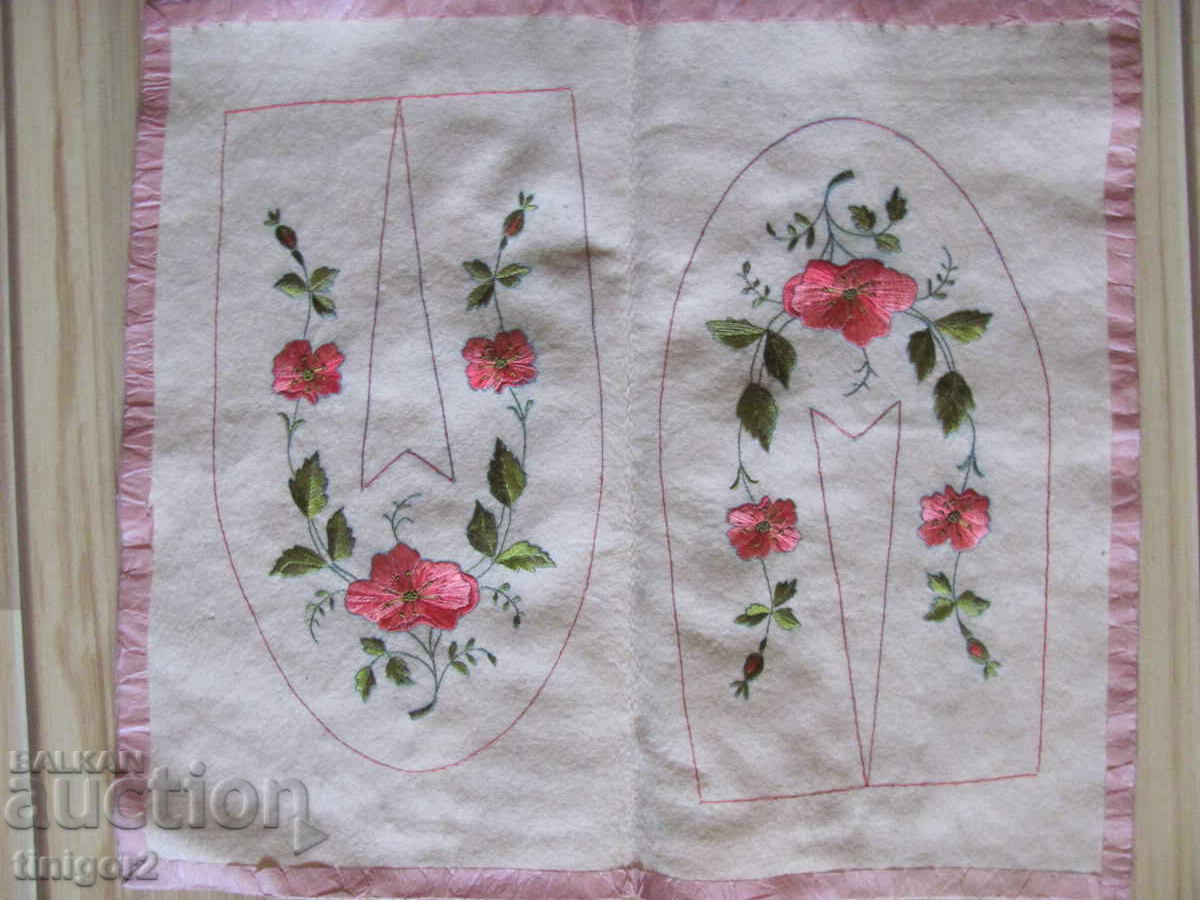19ος αιώνας. Χειροποίητο κέντημα σε μάλλινο ύφασμα 50x43εκ - 6 19ος αιώνας. Χειροποίητο κέντημα σε μάλλινο ύφασμα 50x43εκ - 6