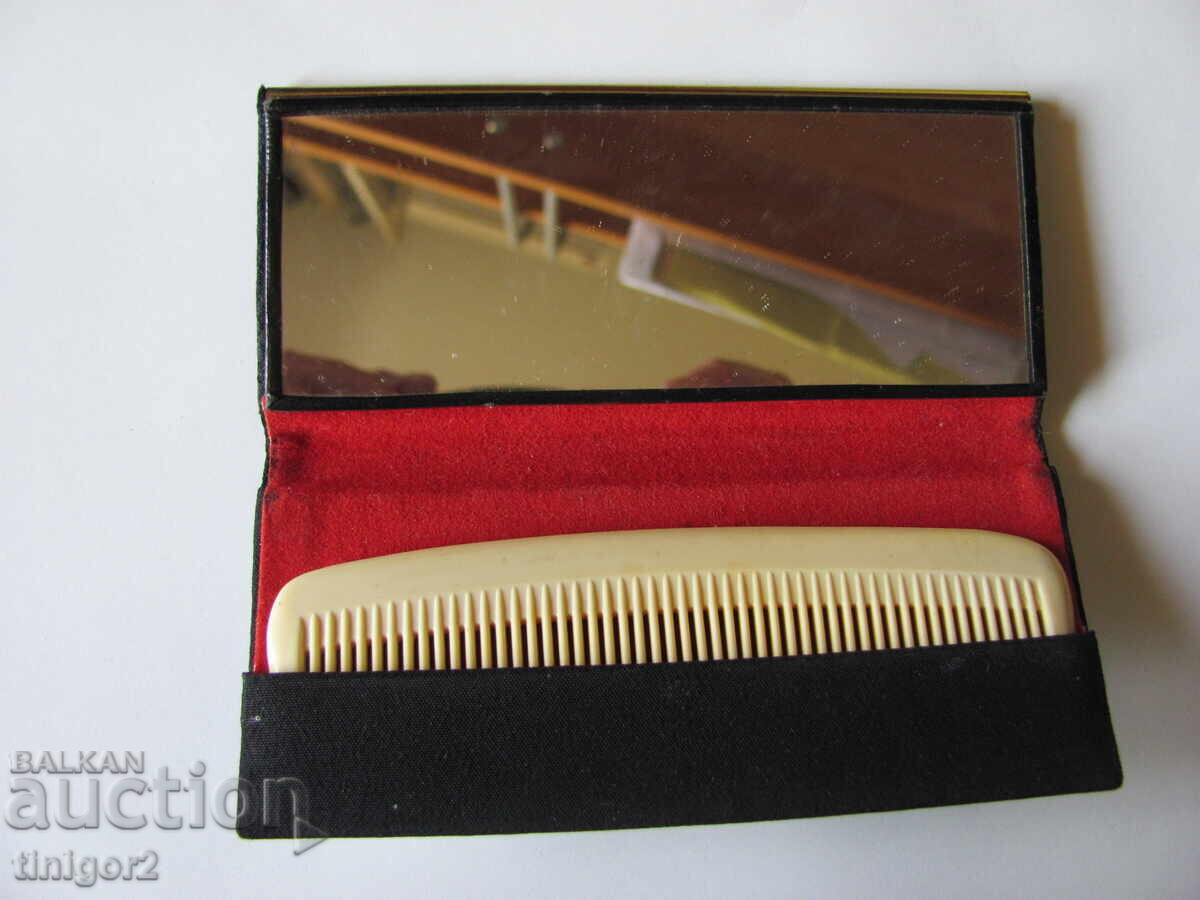 30-te Accesorii - broderie manuală, oglindă și pieptăn cu preț 25.00 BGN | € 12.78