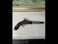 Pistol vechi de colecție