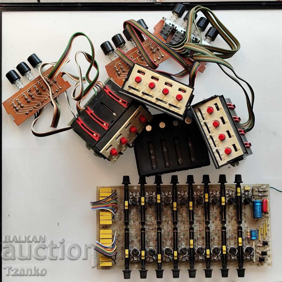 Auction  Keyboards - scrap