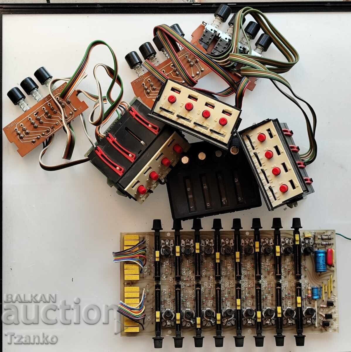 Auction  Keyboards - scrap