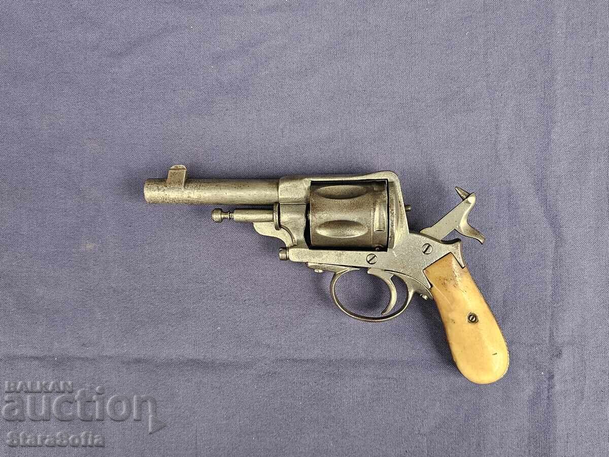 Revolver Gasser M1870/73 cu preț 1000.00 BGN | € 511.29 Revolver Gasser M1870/73 cu preț 1000.00 BGN | € 511.29