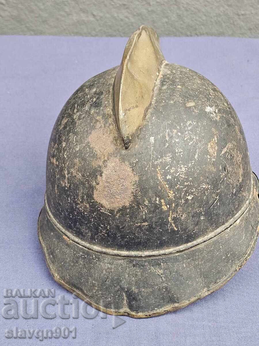 Παλιά πυροσβεστική κράνος από ορείχαλκο Παλιά πυροσβεστική κράνος από ορείχαλκο