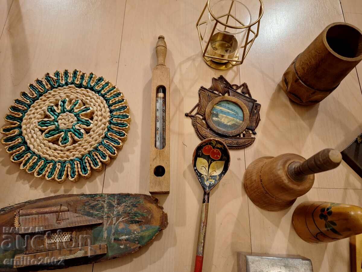 Retro souvenirs with price 9.00 BGN | € 4.60