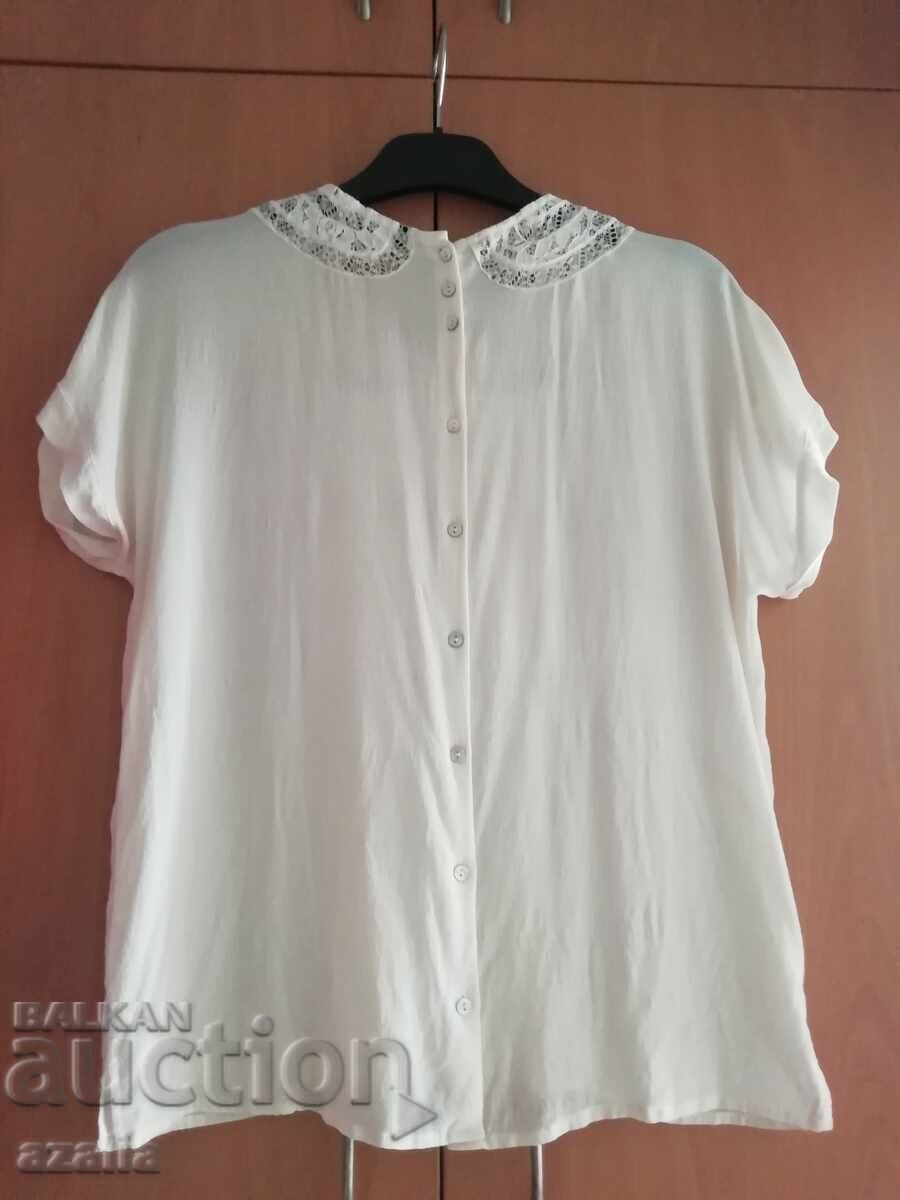 Auction Elegant women's blouse ZARA WOMAN, ecru, with lace, size M Auction Elegant women's blouse ZARA WOMAN, ecru, with lace, size M