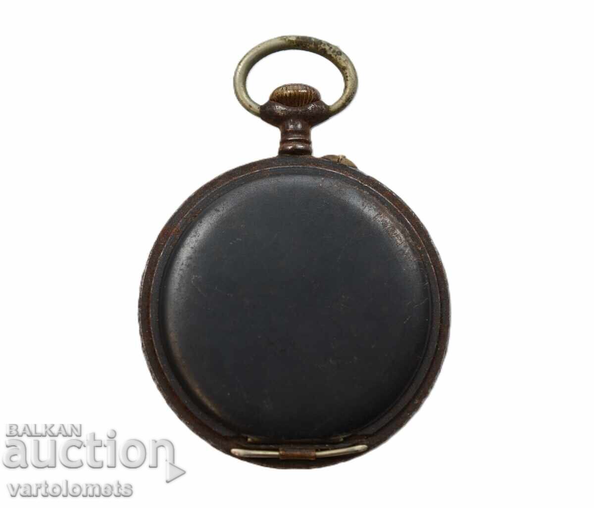 Старинен джобен часовник - не работи с цена 9.00 лв. | € 4.60 Старинен джобен часовник - не работи с цена 9.00 лв. | € 4.60