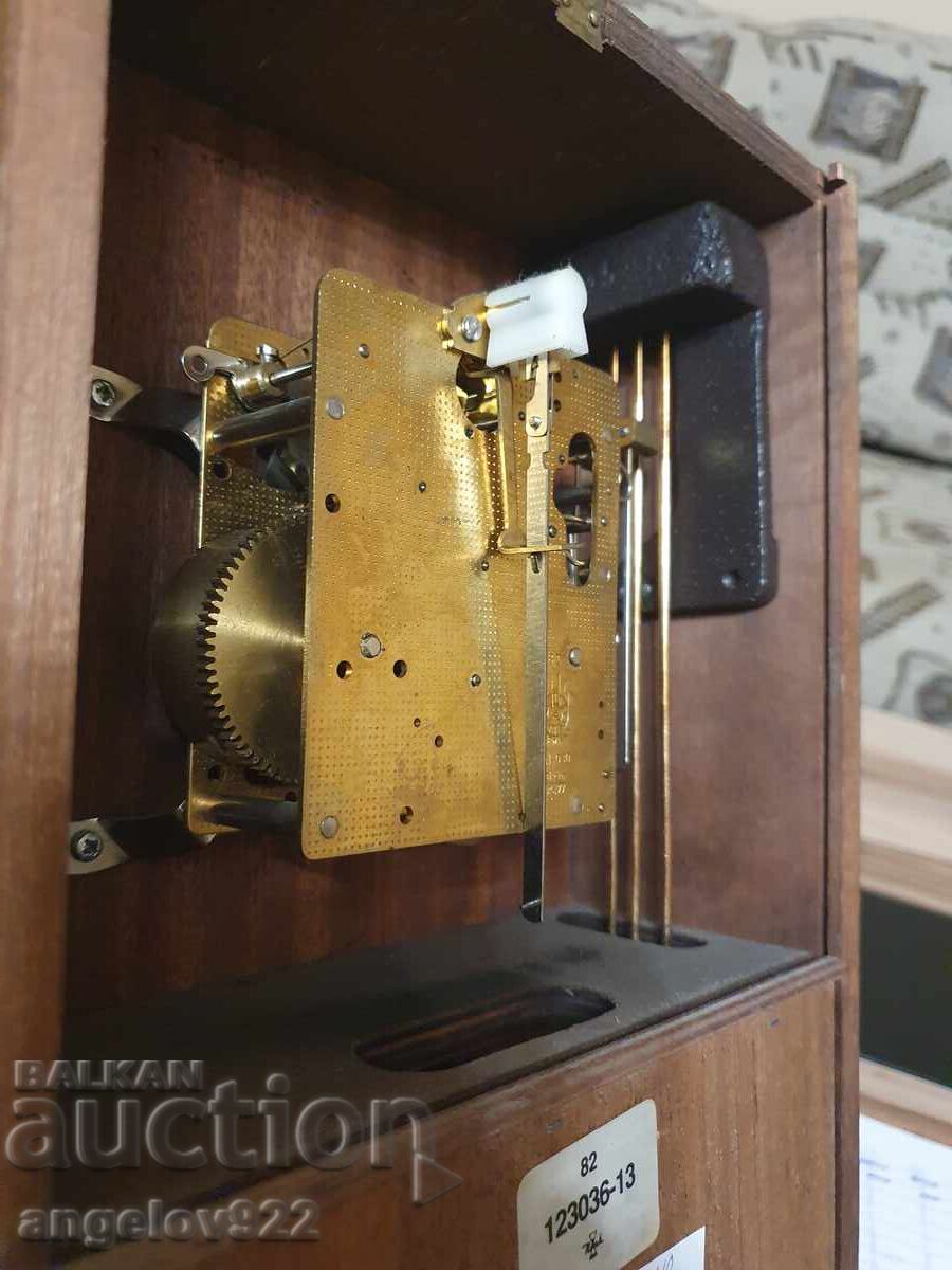 Доставка на Немски стенен часовник FRANZ HERMLE РАБОТЕЩ