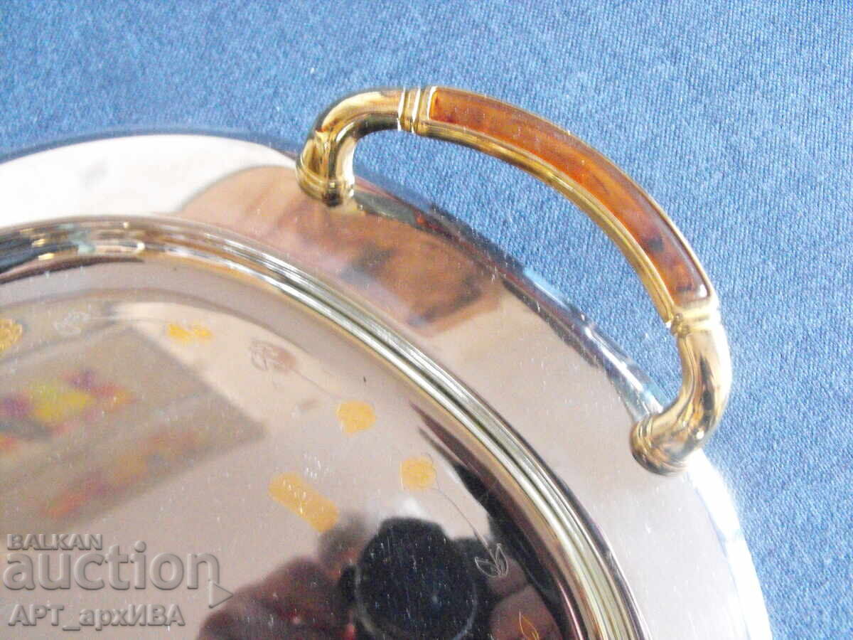 Поднос с позлатени орнаменти ! с цена 85.00 лв. | € 43.46 Поднос с позлатени орнаменти ! с цена 85.00 лв. | € 43.46