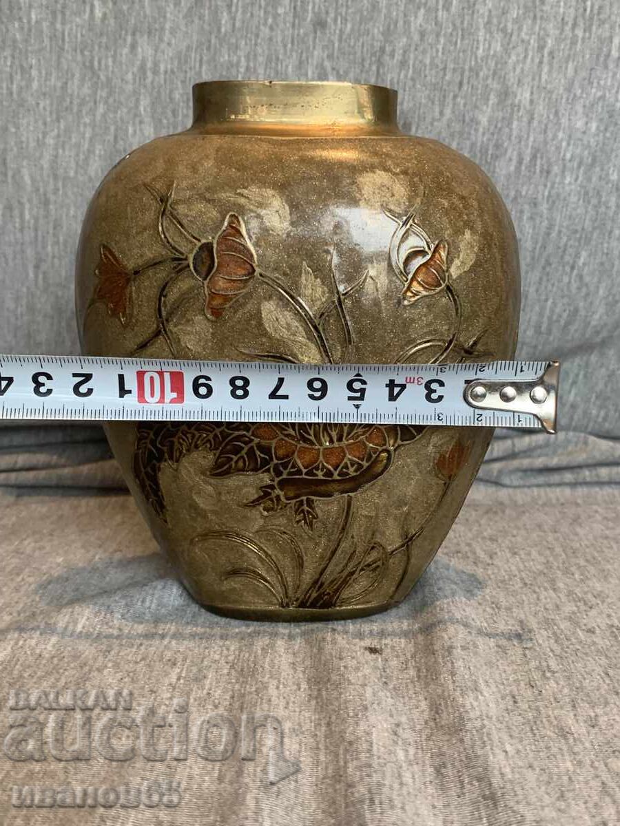 Delivery of Brass vase with Cloisonne enamel: Floral bronze finish Delivery of Brass vase with Cloisonne enamel: Floral bronze finish