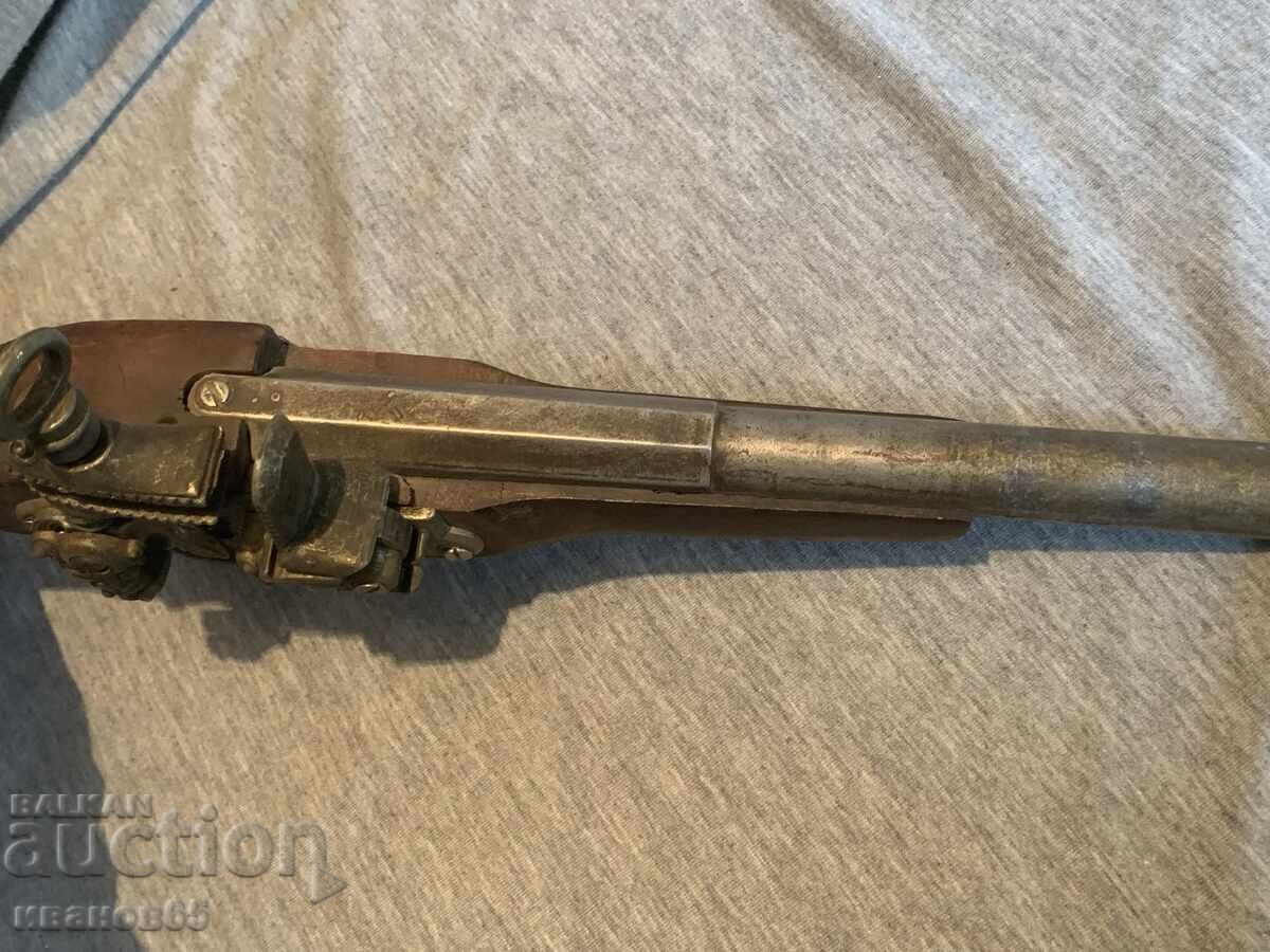 Replica vintage a unui pistol cu cremene - 7 Replica vintage a unui pistol cu cremene - 7