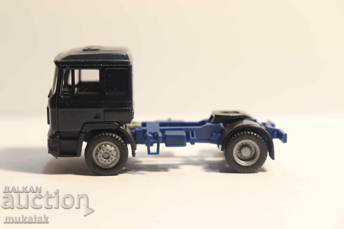 HERPA   H0 1/87  МАН MAN ВЛЕКАЧ  КАМИОН  МОДЕЛ с цена 10.00 лв. | € 5.11