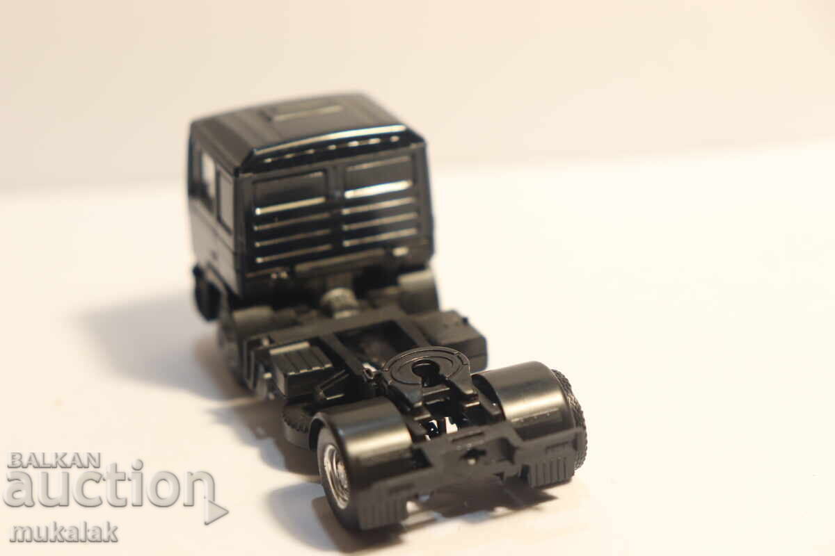 HERPA H0 1/87 MAN MAN Tractor Truck Model - 5