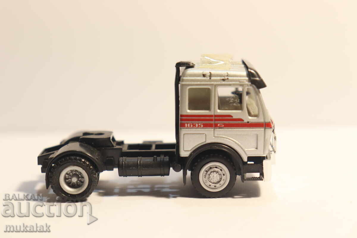 Licitație HERPA H0 1/87 MERCEDES CAMION TRACTOR MODEL Licitație HERPA H0 1/87 MERCEDES CAMION TRACTOR MODEL