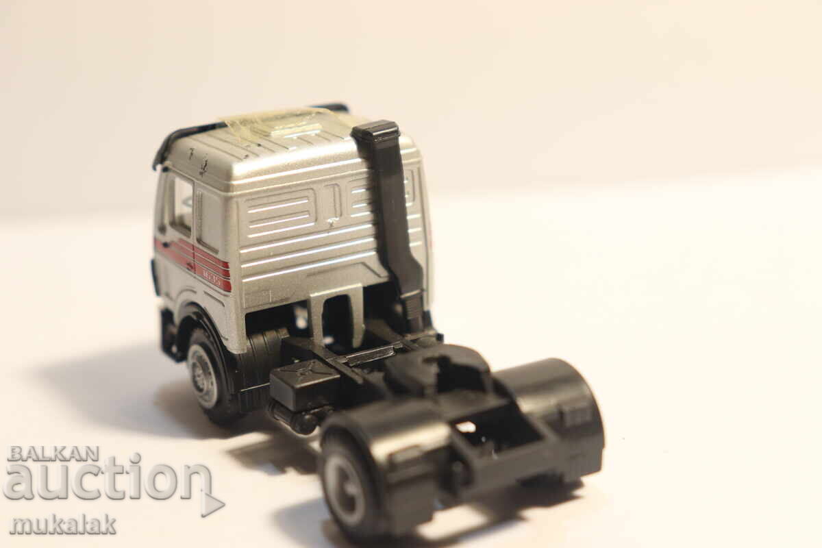 Livrarea HERPA H0 1/87 MERCEDES CAMION TRACTOR MODEL Livrarea HERPA H0 1/87 MERCEDES CAMION TRACTOR MODEL