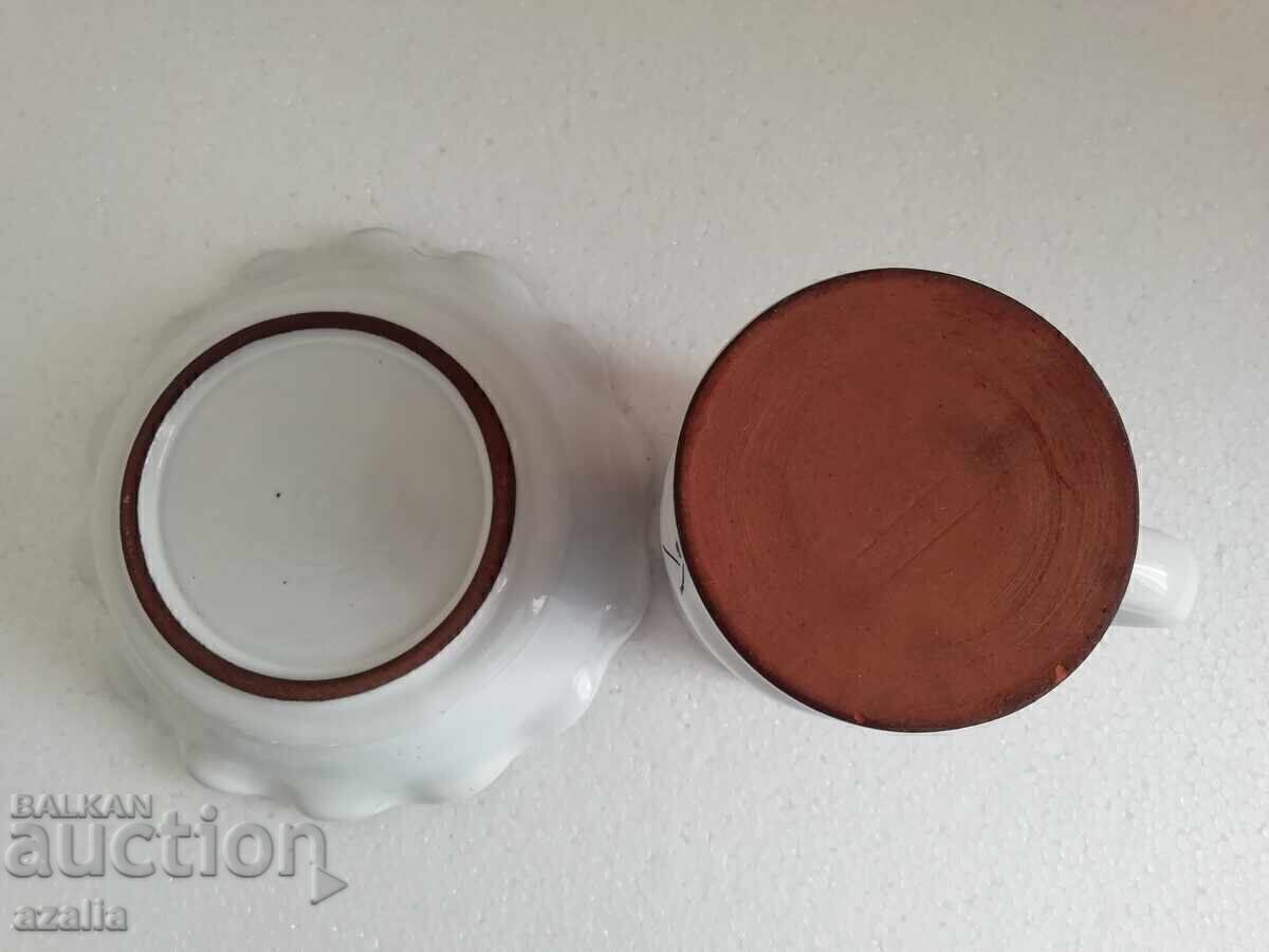 Livrarea Un frumos set de ceramică bulgară cu flori Livrarea Un frumos set de ceramică bulgară cu flori