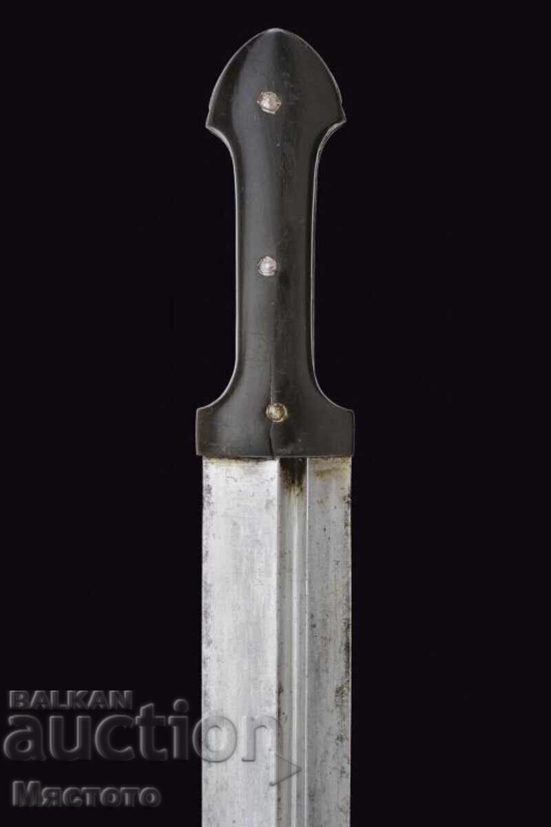 Auction Fine dagger with a gold-decorated blade Auction Fine dagger with a gold-decorated blade