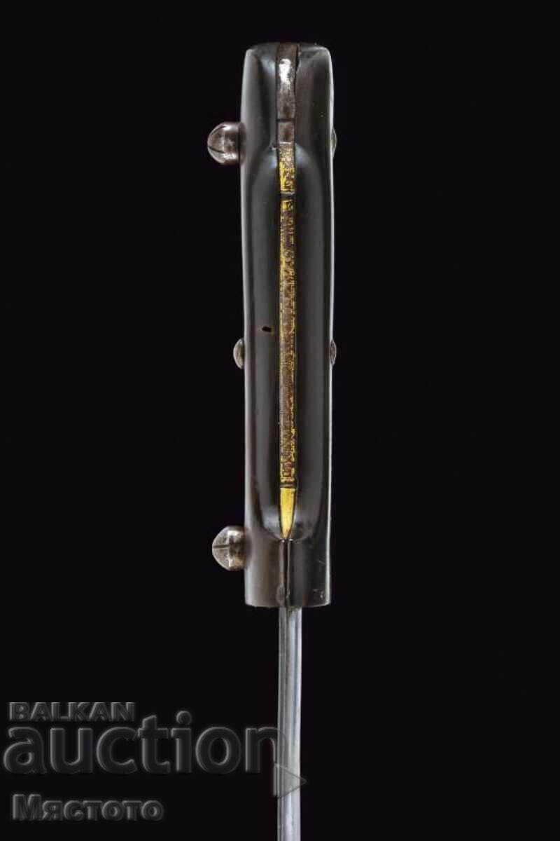 Delivery of Fine dagger with a gold-decorated blade Delivery of Fine dagger with a gold-decorated blade