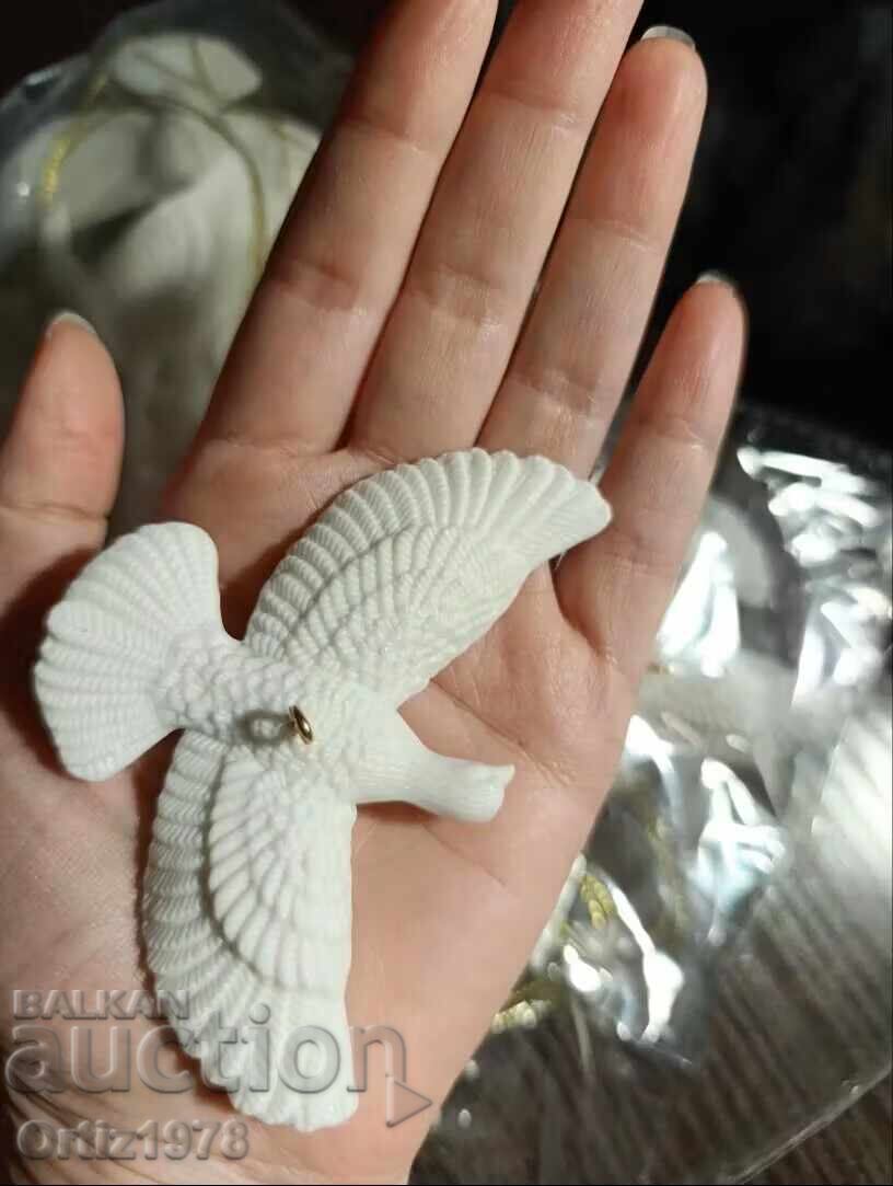 Licitație Păsări de curte din "Singur Acasă" Cadou prețios pentru o persoană dragă!