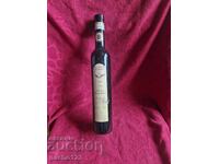 Бутилка качествено немско червено вино 2007