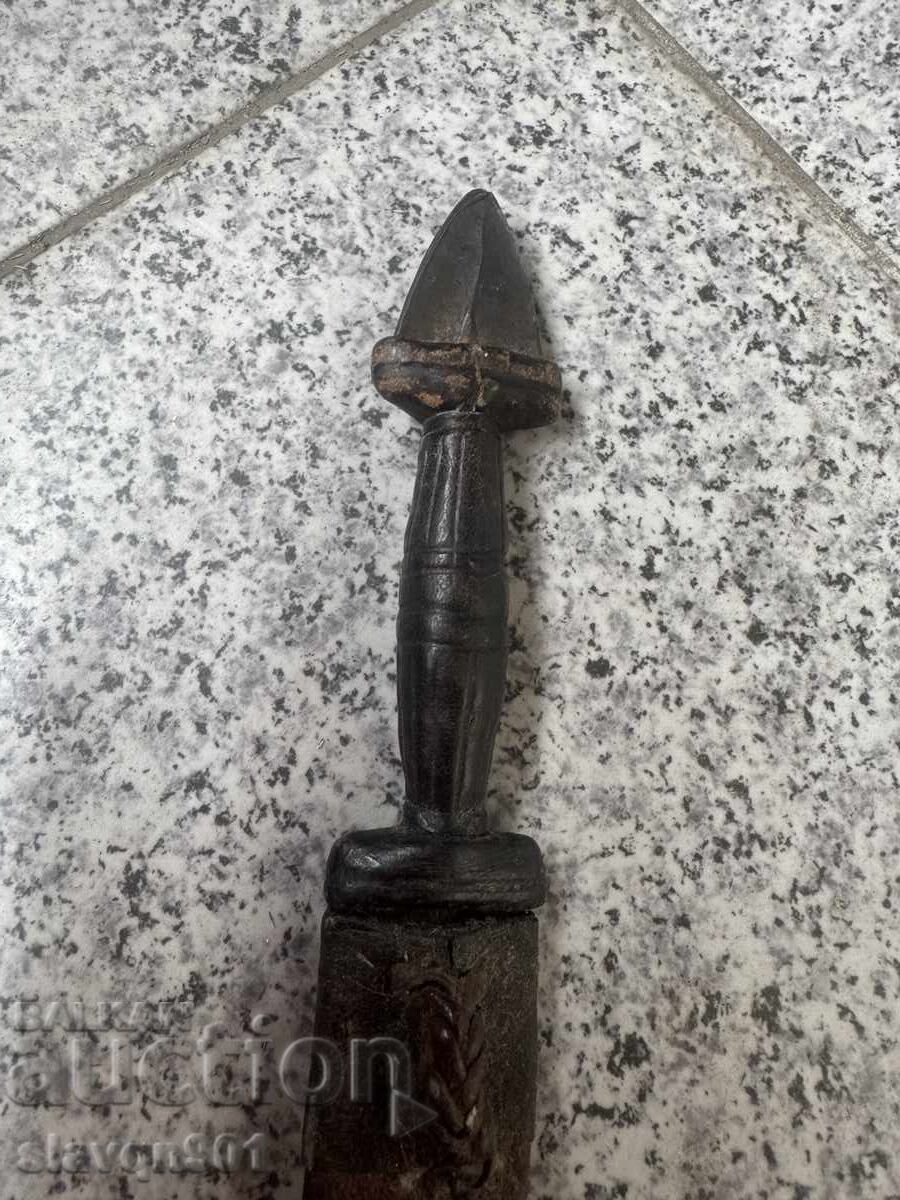 Παράδοση Ένα παλιό στιλέτο Παράδοση Ένα παλιό στιλέτο