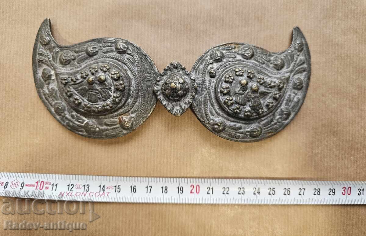 Vechi paftale turnate, de renaștere bulgărească cu preț 220.00 BGN | € 112.48 Vechi paftale turnate, de renaștere bulgărească cu preț 220.00 BGN | € 112.48