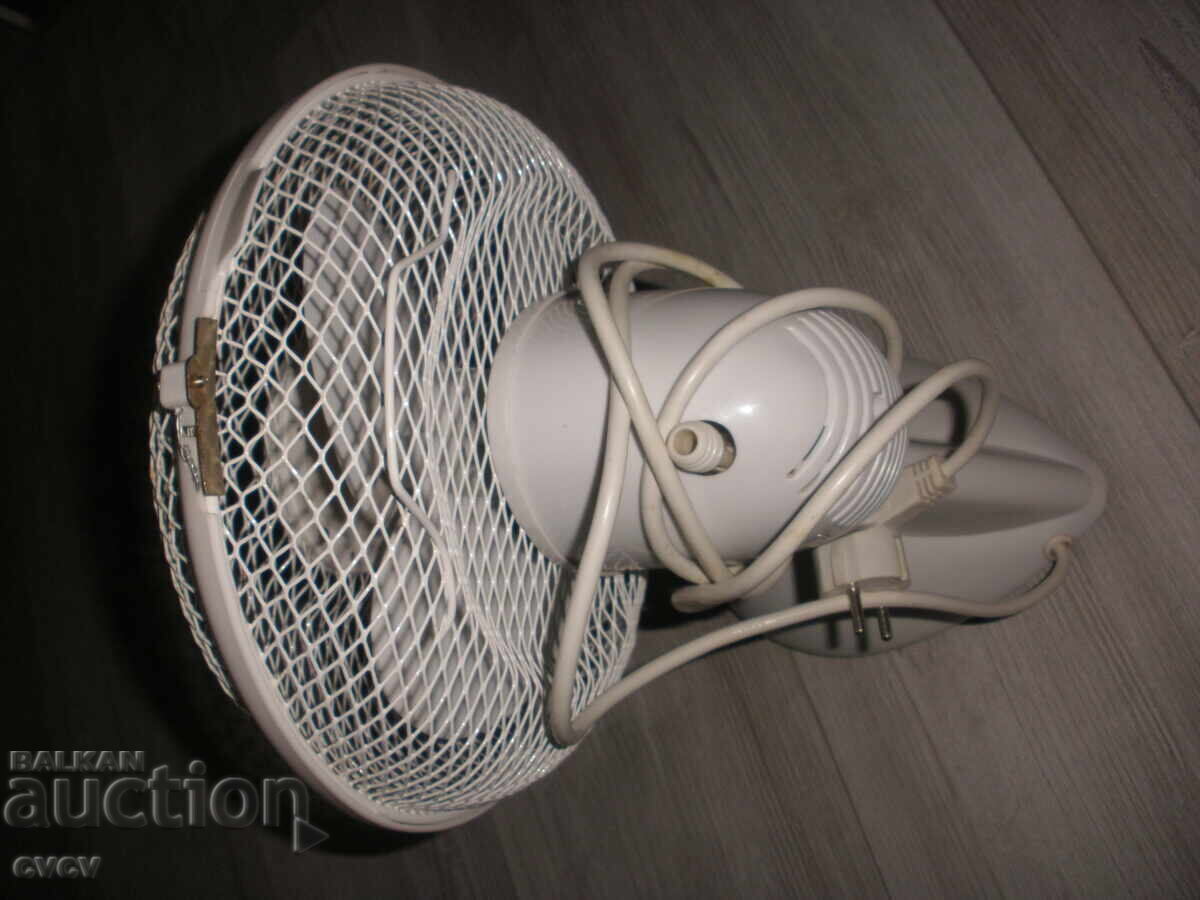 Ανεμιστήρας, επιτραπέζιος, λευκός - Β.Ζ.Τ με τιμή 1.50 BGN | € 0.77 Ανεμιστήρας, επιτραπέζιος, λευκός - Β.Ζ.Τ με τιμή 1.50 BGN | € 0.77