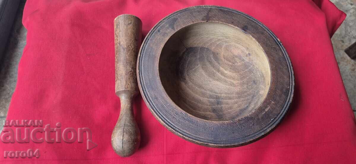 HAVANCHE WITH A PESTLE - MORTAR - WOODEN with price 45.00 BGN | € 23.01