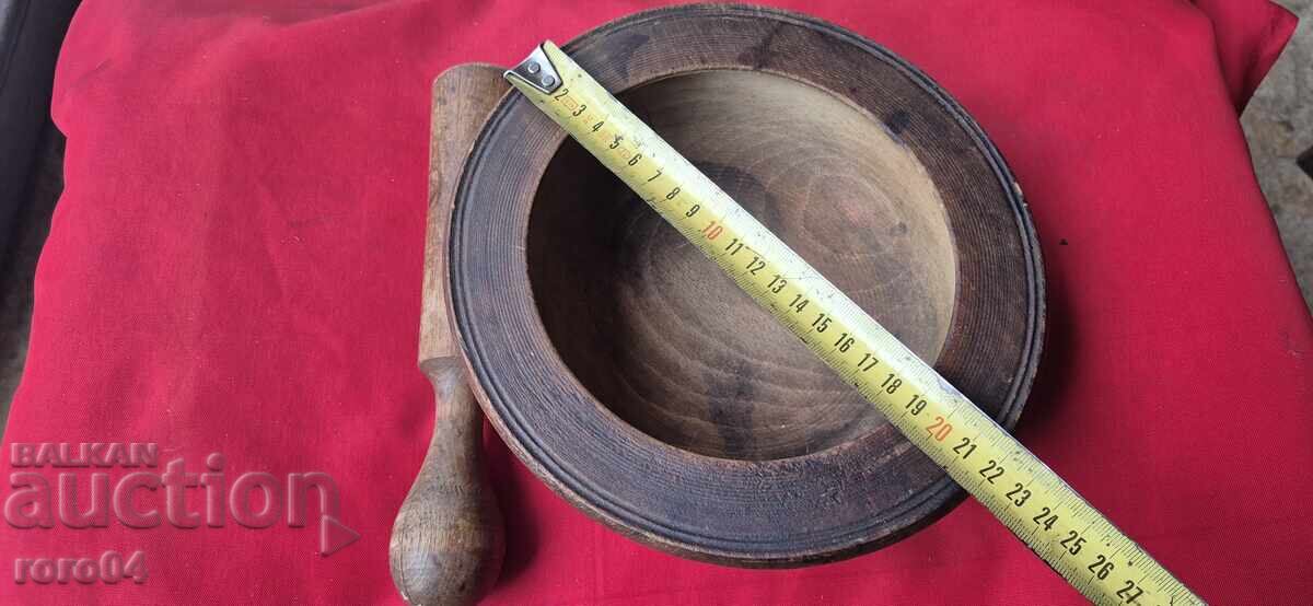 Delivery of HAVANCHE WITH A PESTLE - MORTAR - WOODEN