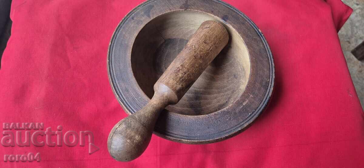 HAVANCHE WITH A PESTLE - MORTAR - WOODEN